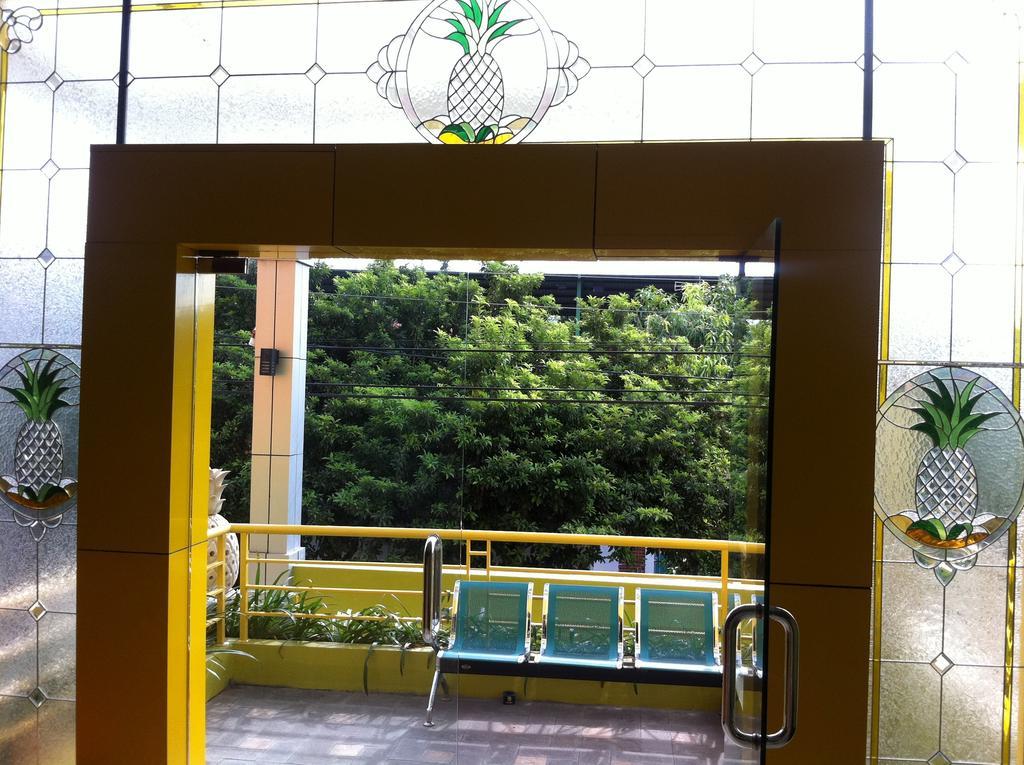 Pineapple Mansion Hotel Solo Buitenkant foto